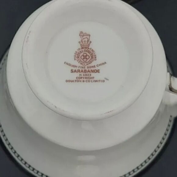 Sarabande by ROYAL DOULTON Teacup and Saucer in White Bone China Platinum - Picture 3 of 3